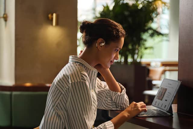 Long battery life and excellent comfort makes them ideal for long stints