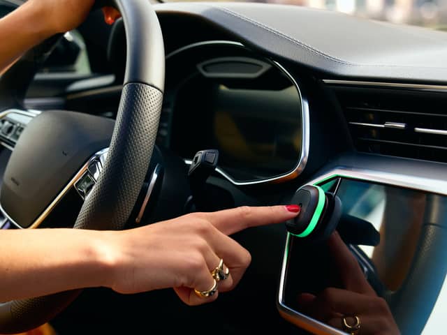 TomTom's new "Tom" device aims to alert you to hazards without using any apps