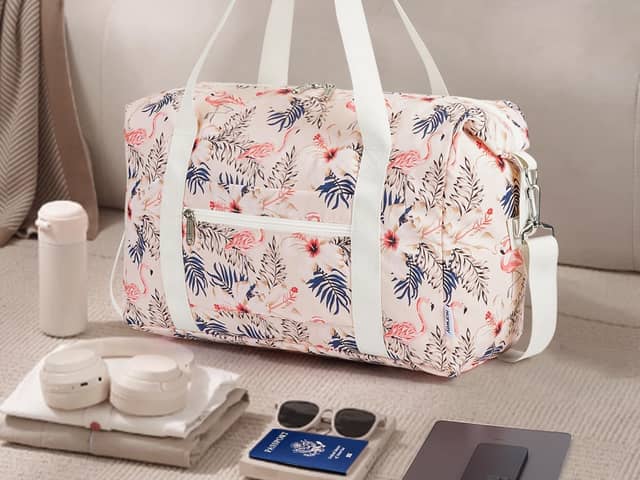 This Narwey for Ryanair Cabin Bag has a pretty flamingo print, making it stylish and practical.