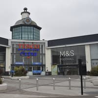Reflective stickers to be given out at Serpentine Green to help keep cyclists and children safe over winter