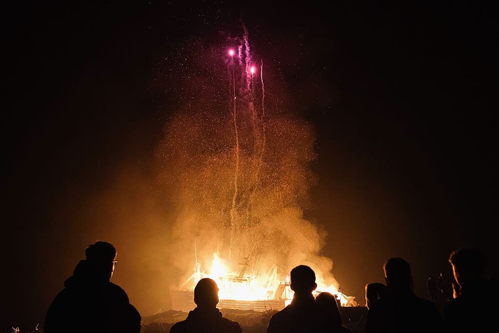 Firewonk Tickets still available for professional firework display near Peterborough