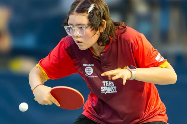 Amber Lemmon competes at the Euro Mini Championships