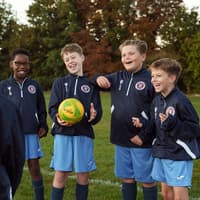 Bellway provides training tops for team at Thorpe Wood Rangers FC