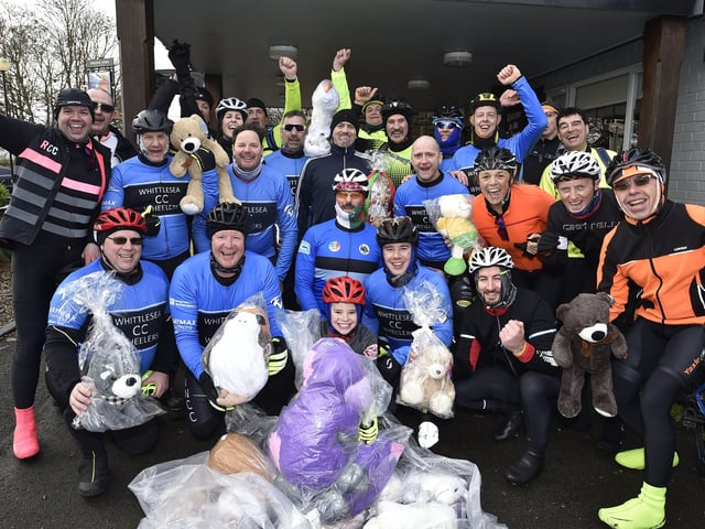 The cyclists EMN-190112-184010009