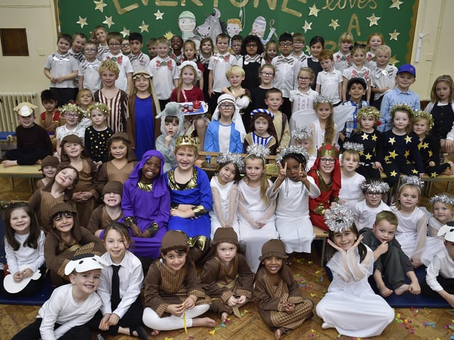 Stanground St John's church school  reception christmas nativity Nat19 EMN-190912-155732009