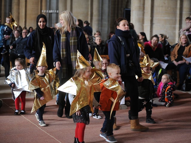 Pre-school nativity at Peterborough Cathedral. Nat19 EMN-190312-145134009