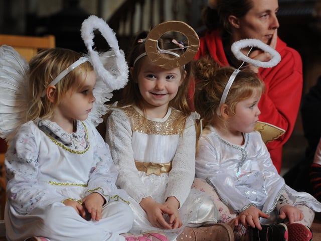 Pre-school nativity at Peterborough Cathedral. Nat19 EMN-190312-145145009