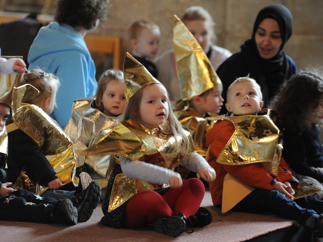 Pre-school nativity at Peterborough Cathedral. Nat19 EMN-190312-145240009