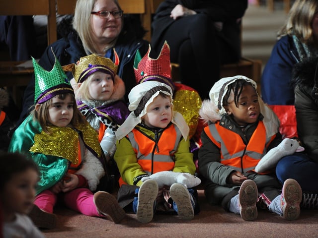 Pre-school nativity at Peterborough Cathedral. Nat19 EMN-190312-145007009