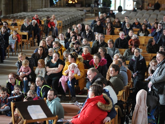 Pre-school nativity at Peterborough Cathedral. Nat19 EMN-190312-145229009