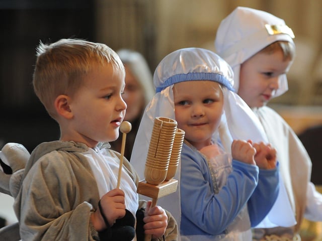 Pre-school nativity at Peterborough Cathedral. Nat19 EMN-190312-145018009