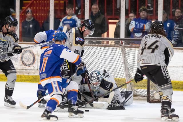 Phantoms players Corey McEwen and Will Weldon couldn't quite convert this opportunity against MK Lightning.  Photo: Tom Scott.