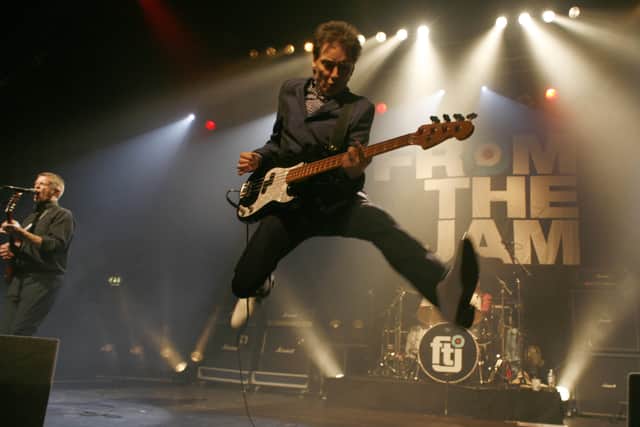 Bruce jumping, From The Jam.