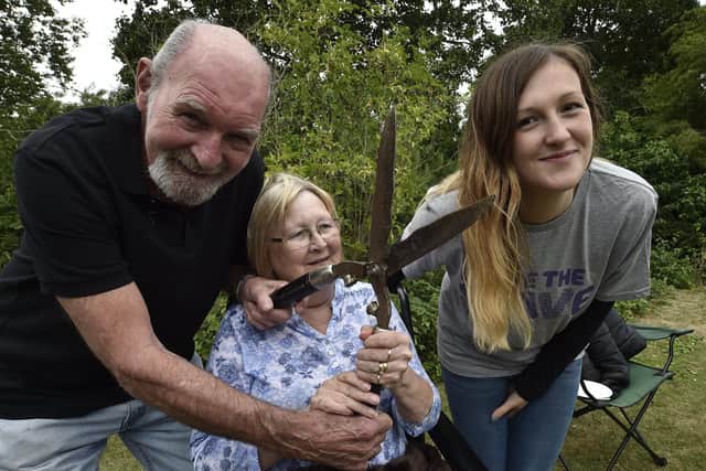 Grandad David Cox, Grandmother Sheila Cox with grandaughter Jessica Cox