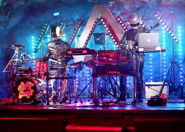 Daft Punk in concert. EMN-200715-115758001