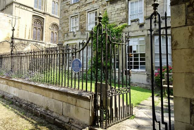 Laurel Court