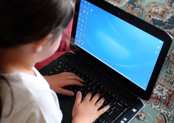 Disadvantaged children in Englandhave provided with six months free internet access to help with online learning.