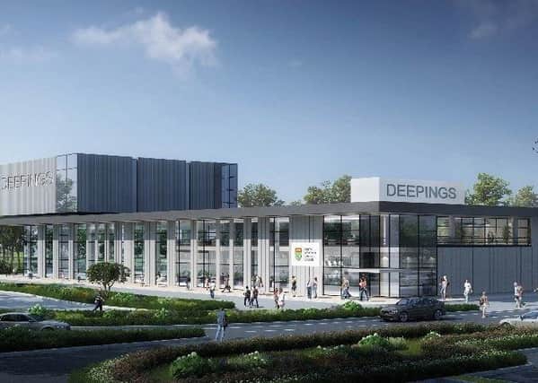 South Kesteven District Councils vote to go ahead with leasing land for a new leisure centre for the Deepings and funding bid for artificial pitch. EMN-201015-164522001