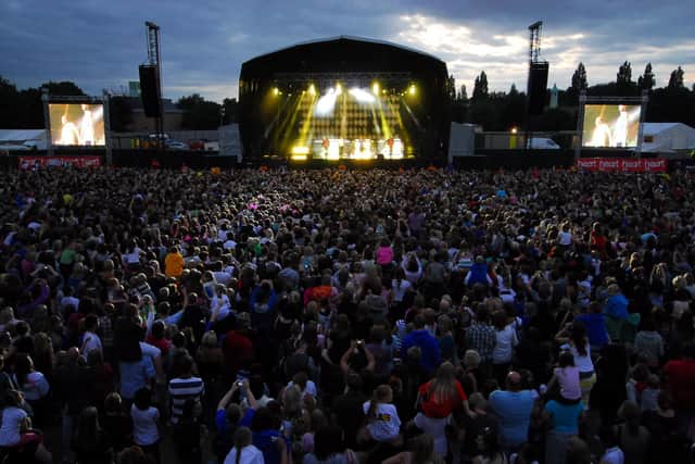 A JLS gig on the Embankment. ENGEMN00120130714131010