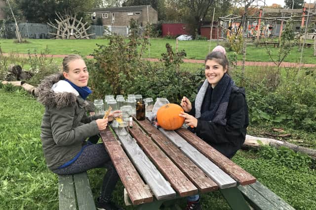 Libby and Claudia Frate