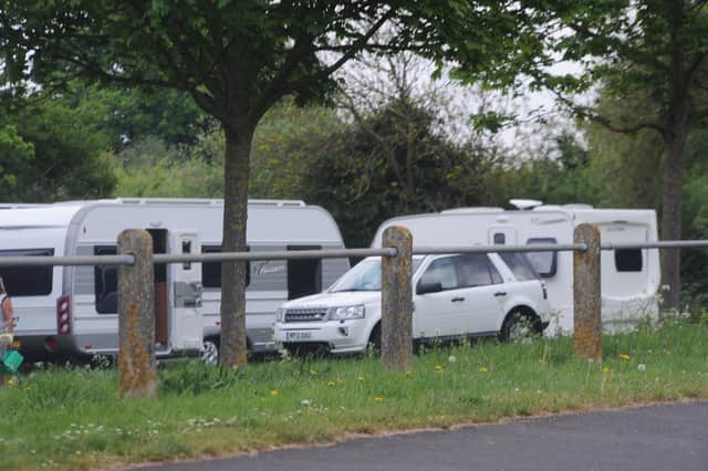 Travellers camped at Lincoln Road, Werrington. EMN-200405-164130009