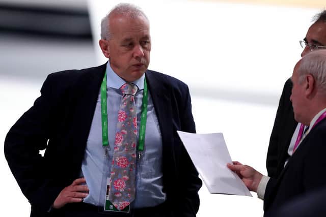 Rick Parry (left).