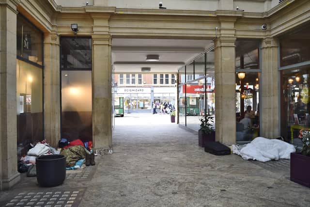 Rough sleepers in St Peter's arcade EMN-191231-143954009