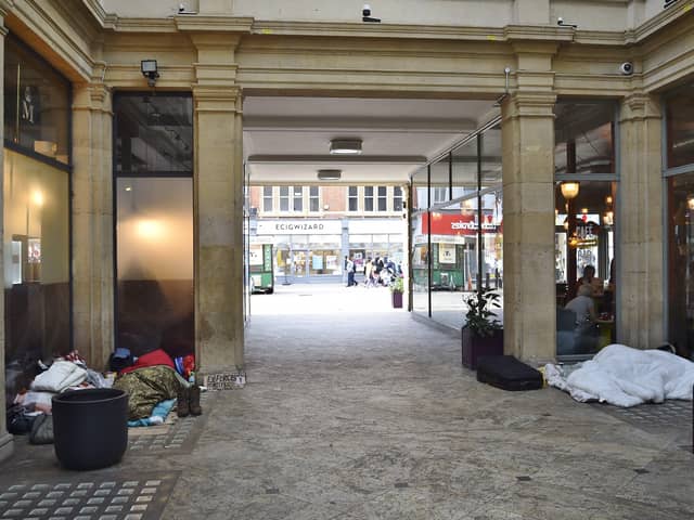 Rough sleepers in St Peter's Arcade EMN-191231-143954009