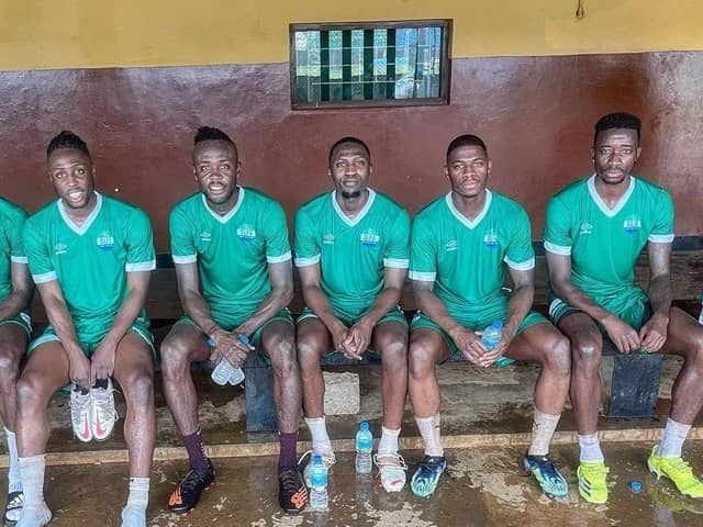 Idris Kanu (third right) with his Sierra Leone teammates.