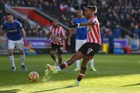 Ivan Toney converts a penalty for Brentford against Everton. Photo: Justin Setterfield/Getty Images.