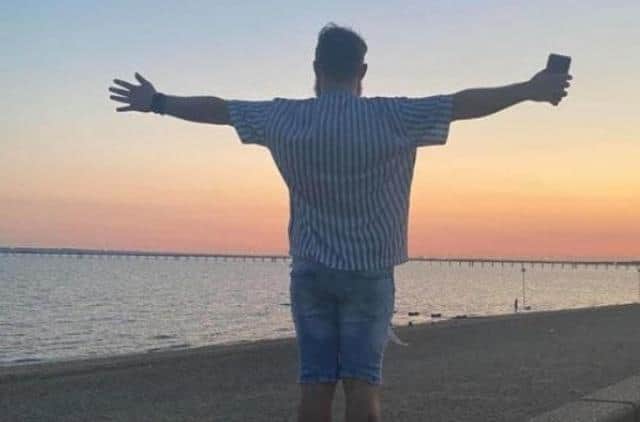 Aaron Parker enjoying his holiday.
