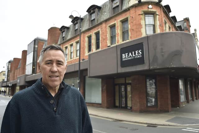 Re-opening of the former Beales store at Westgate by CEO Tony Brown EMN-210104-165656009
