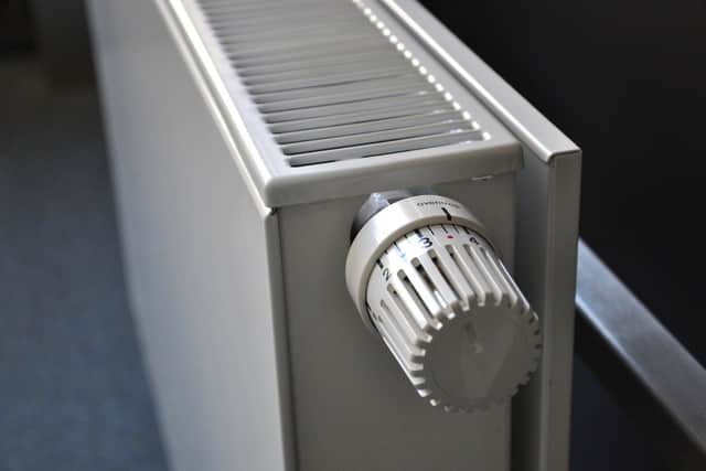 Heating costs are increasing SUS-220102-170107001
