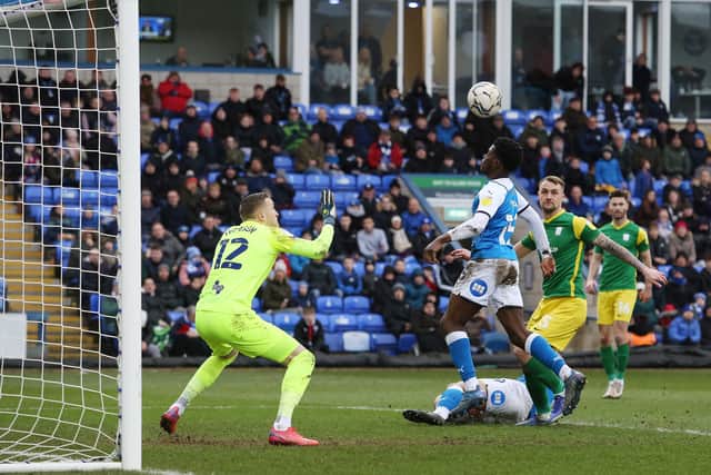Kwame Poku of Peterborough United goes close to scoring against Preston North End. Photo: Joe Dent/theposh.com.