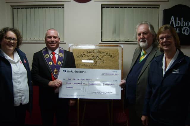 The cheque presentation