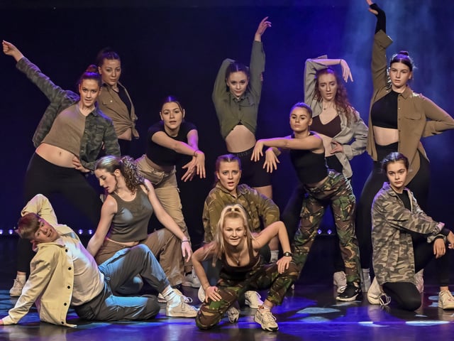 Performances at the Tu Danse Studios shows at The Cresset.
Photos: Andy Gutteridge . Image & events photography