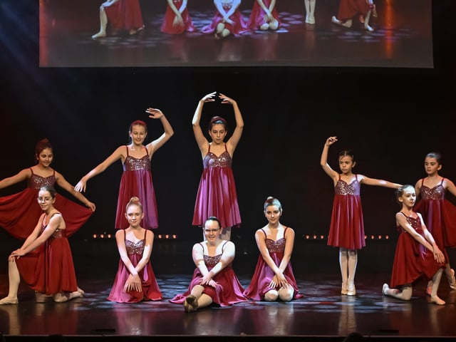 Performances at the Tu Danse Studios shows at The Cresset.
Photos: Andy Gutteridge . Image & events photography