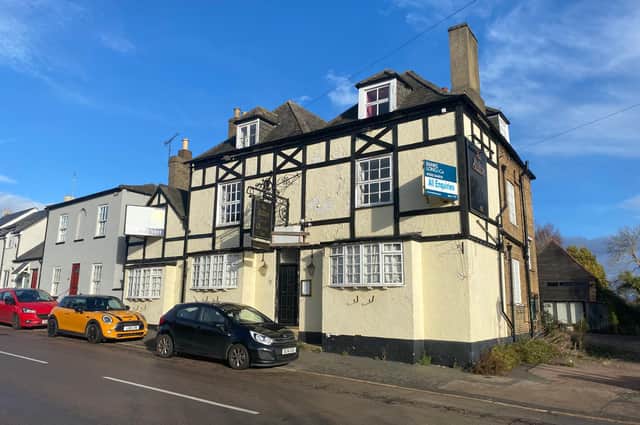 Grade II listed public house located on the main road in Stilton. It features a large bar serving a lounge and bar tables. There are a further three dining rooms accessed from the lounge which seat up to 50 customers. (Photo: Zoopla)