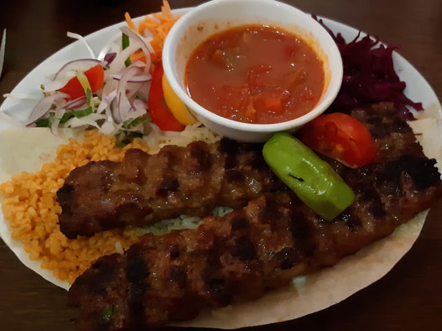 Brad Barnes dines at Tavan on Lincoln Road