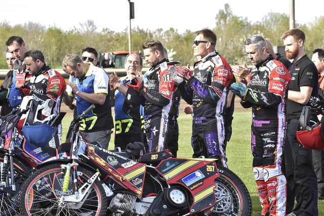 A minute's appluase in memory of Nigel Pearson. Photo: David Lowndes.