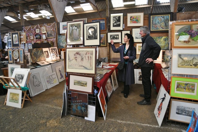 Festival of Antiques at the East of England Arena. Art  traders Mark Prentice and Wendy Moor EMN-220416-171305009
