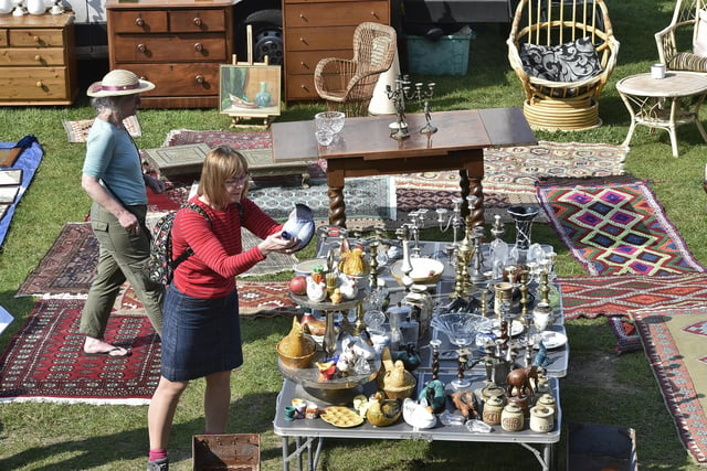 Festival of Antiques at the East of England Arena. EMN-220416-170914009