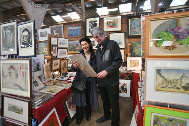 Festival of Antiques at the East of England Arena. Art  traders Mark Prentice and Wendy Moor EMN-220416-171254009