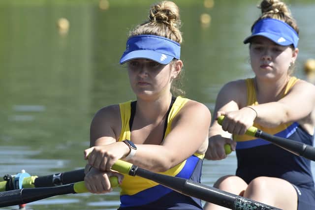 Lucy Ralfs and Jessica Moorfoot in the WJ18 Double Sculls. Photo: David Lowndes.