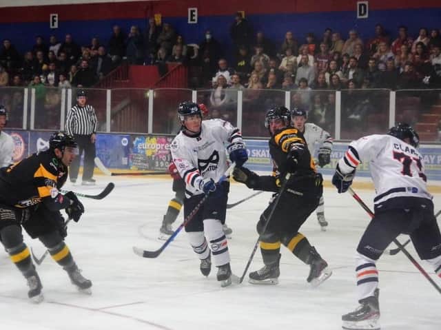 Action from the Phantoms' defeat to Bees