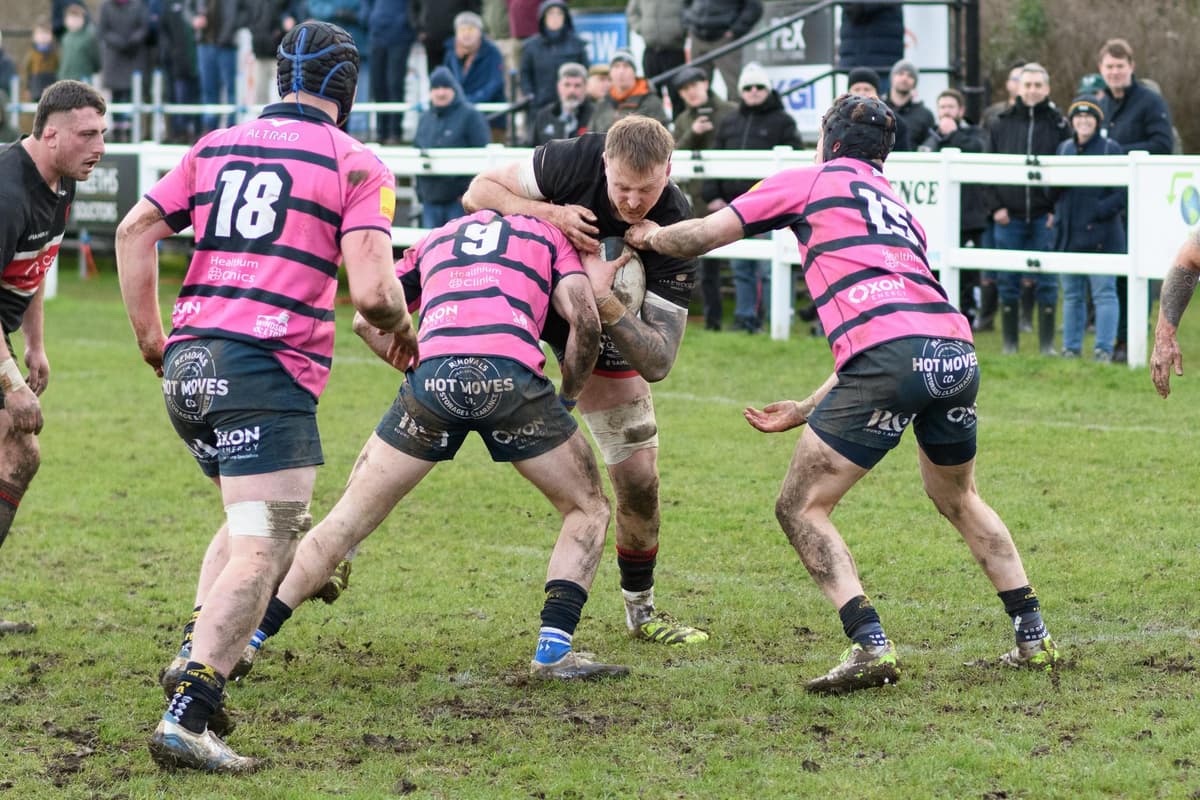 Und Rugby Oundle Rugby Club men keep the pressure on leaders, while an awesome ...