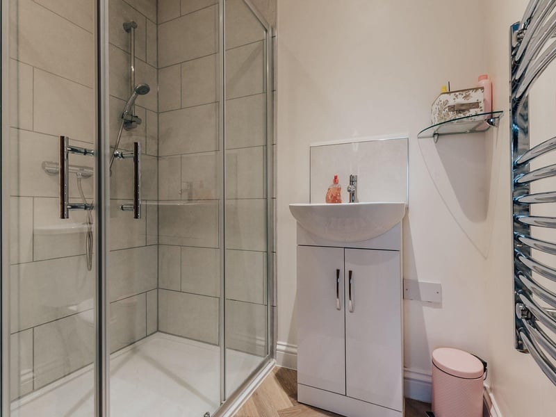En suite to bedroom two