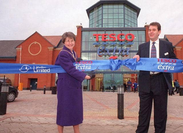 The opening of the Serpentine Green Shopping Centre in 1999