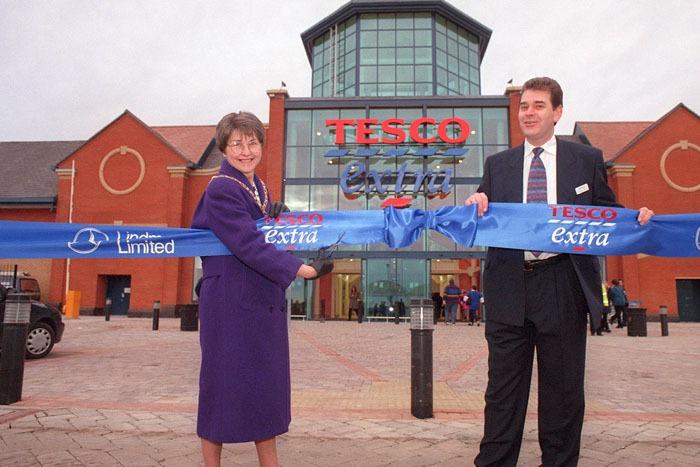 The opening of the Serpentine Green Shopping Centre in 1999