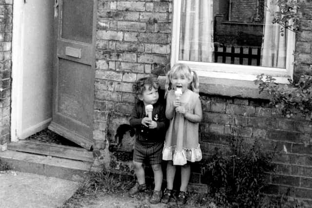 Donna and Steven pictured in Gladstone Street in 1981